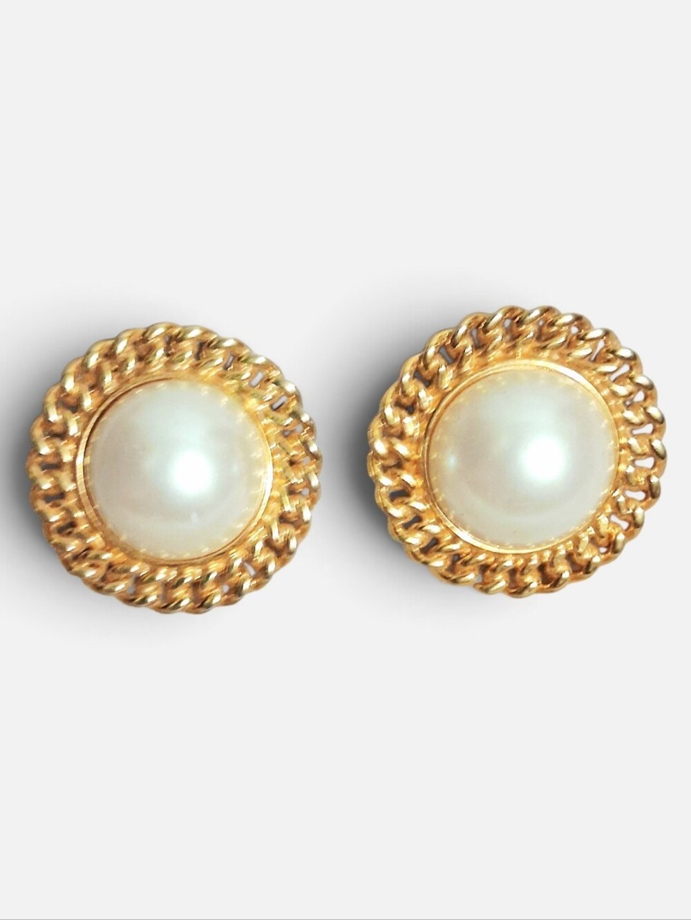 Vintage Gold Tone Faux Pearl Round Clip On Earrings Chain Border